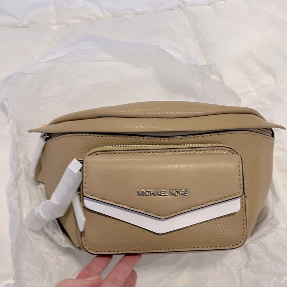 MICHAEL KORS Maisie 2-in-1 Sling Pack Waist Pack Pebbled Leather Camel, NWT - Picture 12 of 12